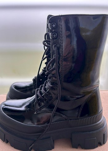 Siyah Bağcıklı Platform Topuklu Gotik Kadın Botu Bershka 36 no - Görsel 2