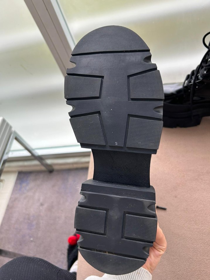 Siyah Bağcıklı Platform Topuklu Gotik Kadın Botu Bershka 36 no - Görsel 4