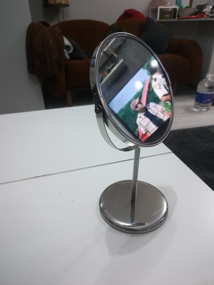 Gri Ayaklı Yuvarlak kas ve makyaj Aynası - Görsel 2