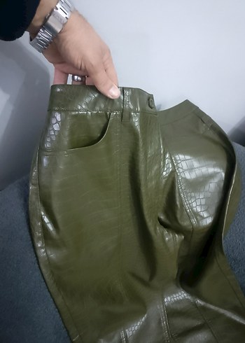 Kadın Yeşil Deri Yılan Desenli Kemerli Pantolon 44 beden - Görsel 6