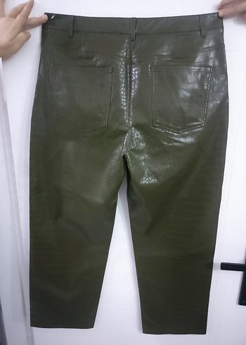 Kadın Yeşil Deri Yılan Desenli Kemerli Pantolon 44 beden - Görsel 2