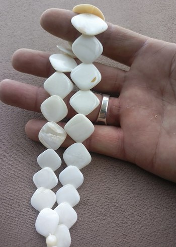 Beyaz Boncuklu( sedef ) Uzun Kadın Kolye gerdanlik el yapimi - Görsel 9