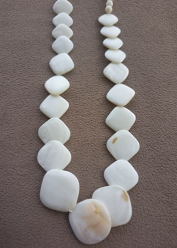 Beyaz Boncuklu( sedef ) Uzun Kadın Kolye gerdanlik el yapimi - Görsel 3