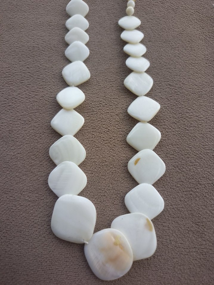 Beyaz Boncuklu( sedef ) Uzun Kadın Kolye gerdanlik el yapimi - Görsel 3
