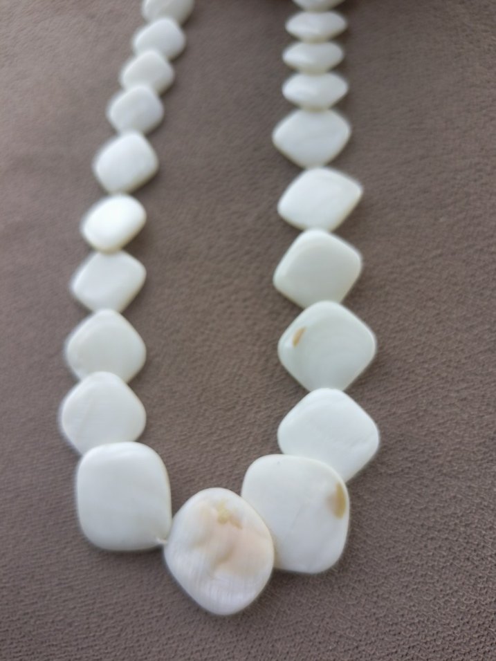 Beyaz Boncuklu( sedef ) Uzun Kadın Kolye gerdanlik el yapimi - Görsel 2