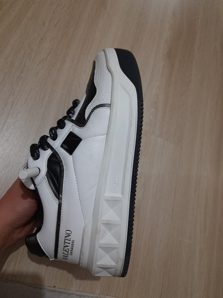 Valentino Siyah Beyaz Bağcıklı Erkek Spor Ayakkabı - Görsel 3