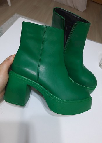 Yeşil Kadın Topuklu Bot - Görsel 2