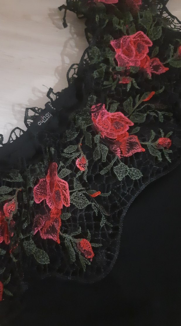 Dantel Nakışlı Siyah Mini Bluz - Görsel 2