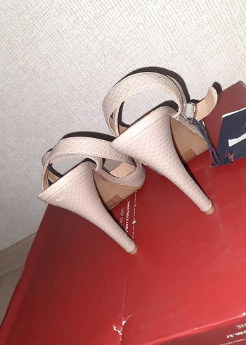 Bej Yılan Desenli Tokalı Stiletto Topuklu Ayakkabı - Görsel 5