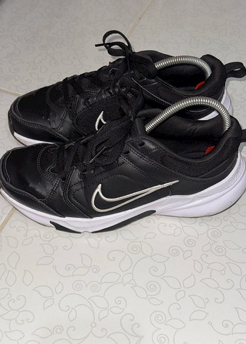 (Nike Defy All Day )Siyah Bağcıklı Nike Spor Ayakkabı - Görsel 3