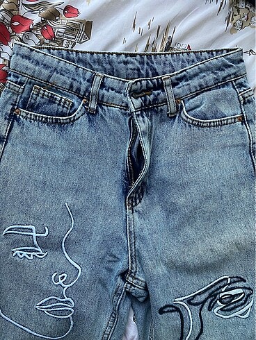 Desenli Jean