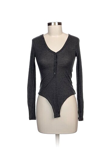 H&M Bluz %70 İndirimli.