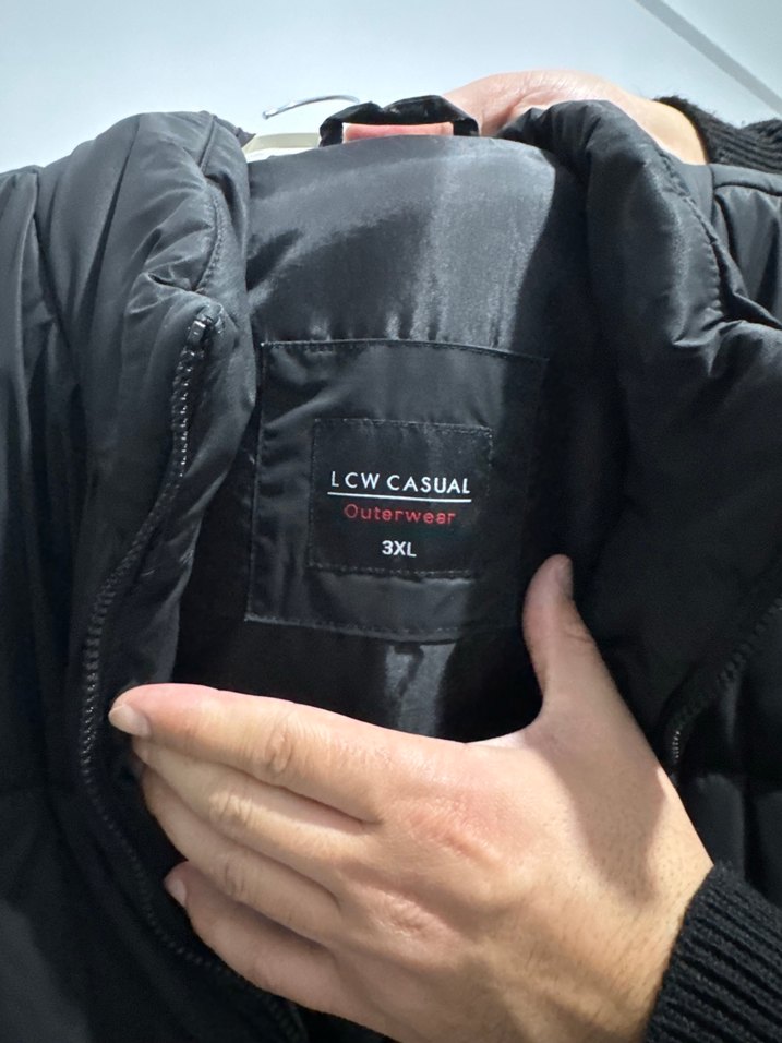 Siyah Fermuarlı Yüksek Yakalı Kadın Yelek - Görsel 2