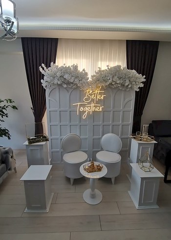 Beyaz Dekoratif Oturma Alanı