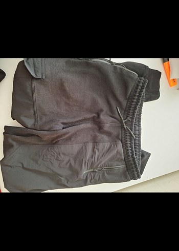 Zara Fermuarlı Siyah Erkek çocuk Outdoor pantolonEşofman