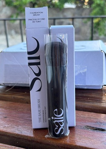 Beden Saie The Base Brush