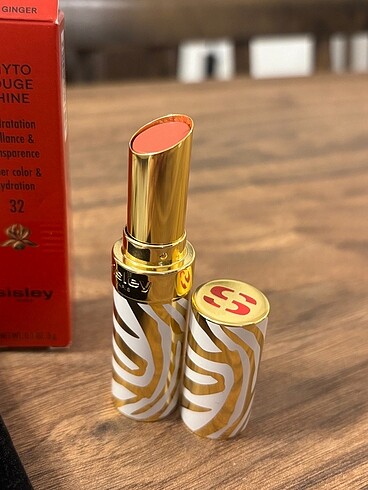 Beden Sisley Parlak Ruj 32 Sheer Ginger
