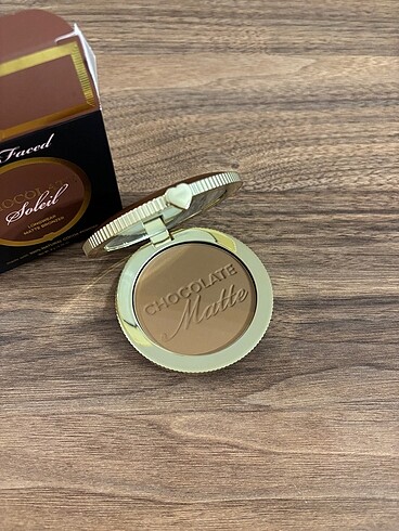 Beden Too Faced Chocolate Soleil Bronzer