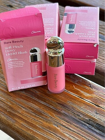 Beden Rare Beauty Mini Allık Charm
