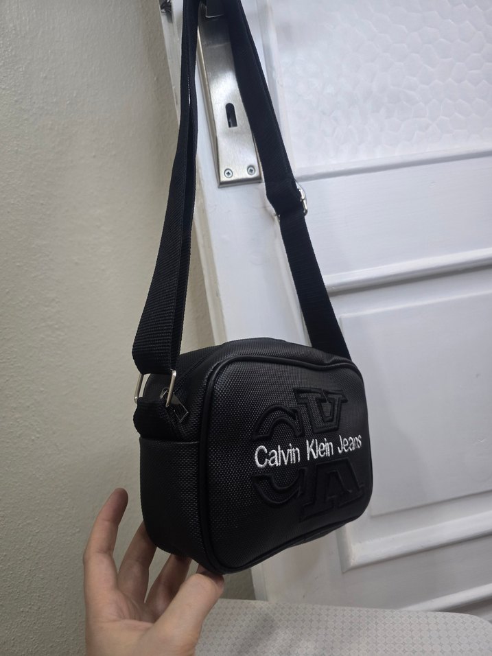 Calvin Klein Jeans Siyah Deri Bel Çantası - Görsel 2