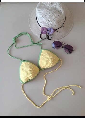 Diğer İki Renkli Bikini Üstü