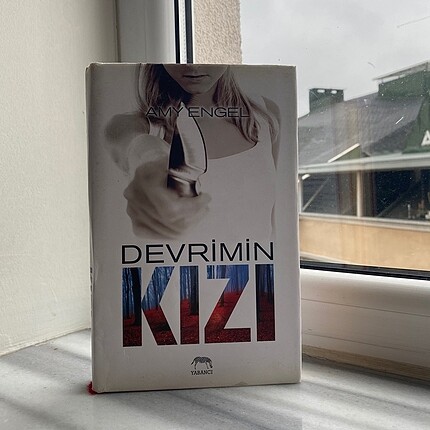 devrimin kızı amy engel