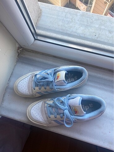 38 Beden beyaz Renk adidas ayakkabi