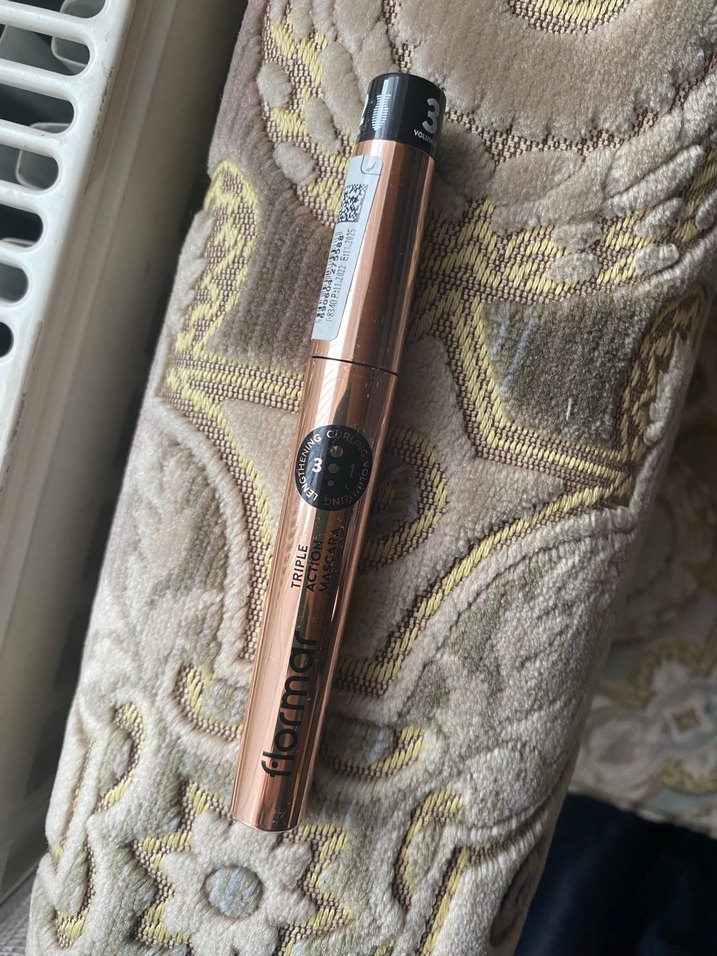 Flormar triple action siyah maskara - Görsel 2