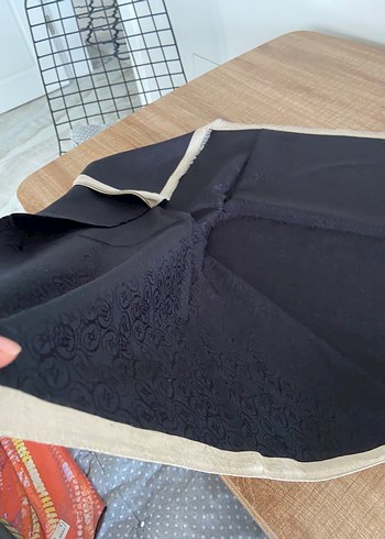 Beden siyah Renk Vakko monogram şal