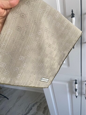 Vakko monogram eşarp