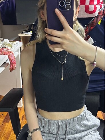 Bershka Siyah Crop