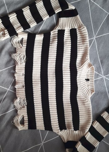 Ekru Çizgili Kadın Kazak - Görsel 2