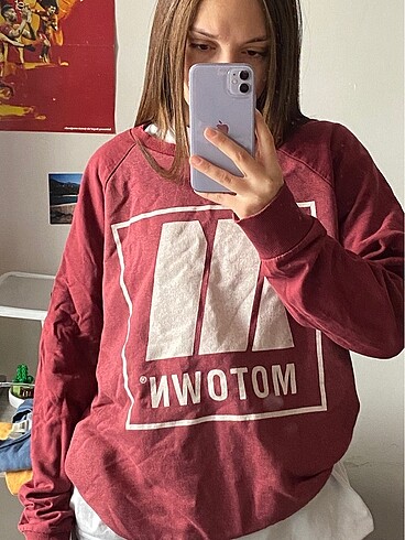 sweatshirt
