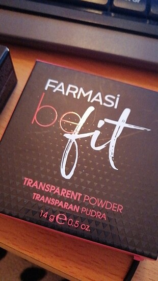 Farmasi trasparan pudra