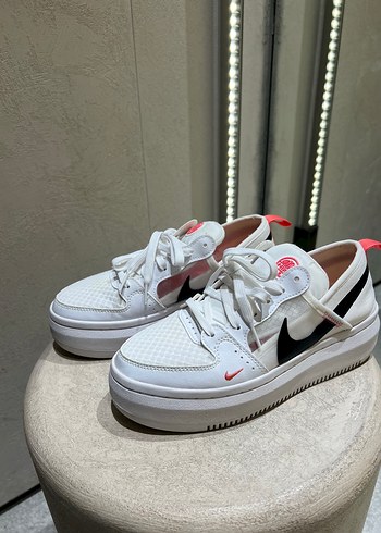 Nike spor ayakkabı