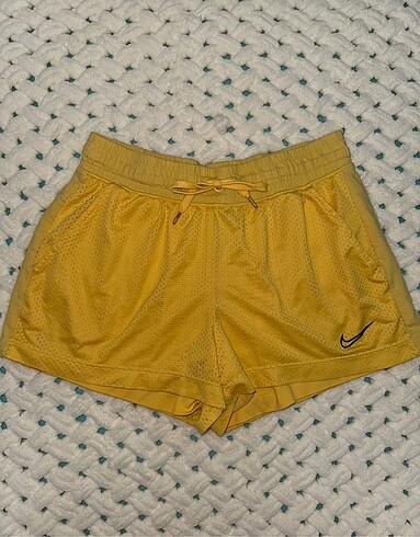 s Beden Nike sporcu şortu