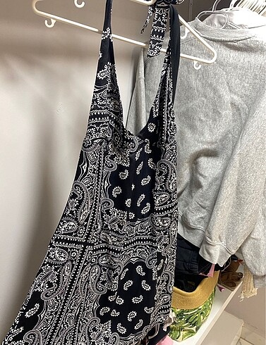 Bershka Saten elbise