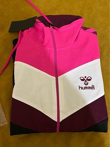 diğer Beden Hummel ( tekinin fiyatıdır )