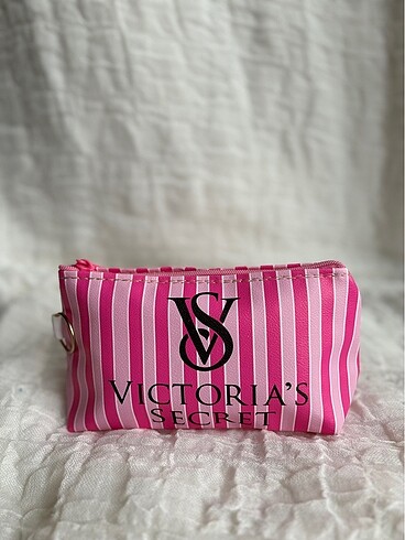 Victoria?s Secret makyaj çantası