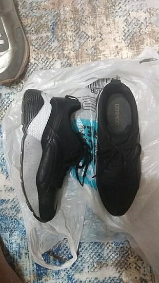 Derimod spor ayakkabi 40 numara