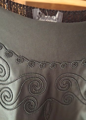 buluz Siyah Deri Nakışlı Kısa Kollu - Görsel 4