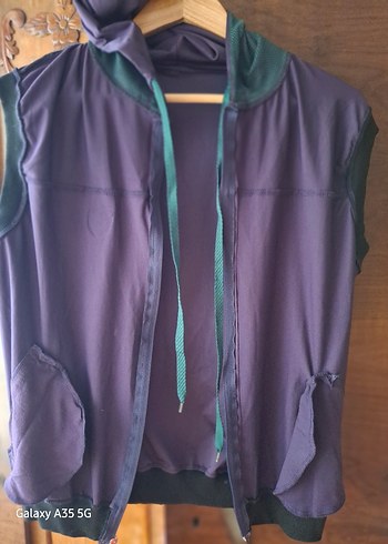 yelek Mor Kapüşonlu Kadın - Görsel 6