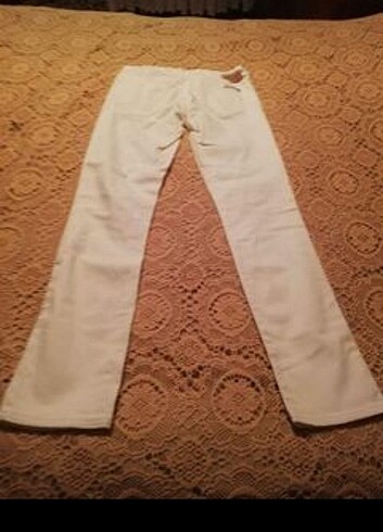 32 Beden beyaz Renk Mavi marka 28/32 beden beyaz jeans 