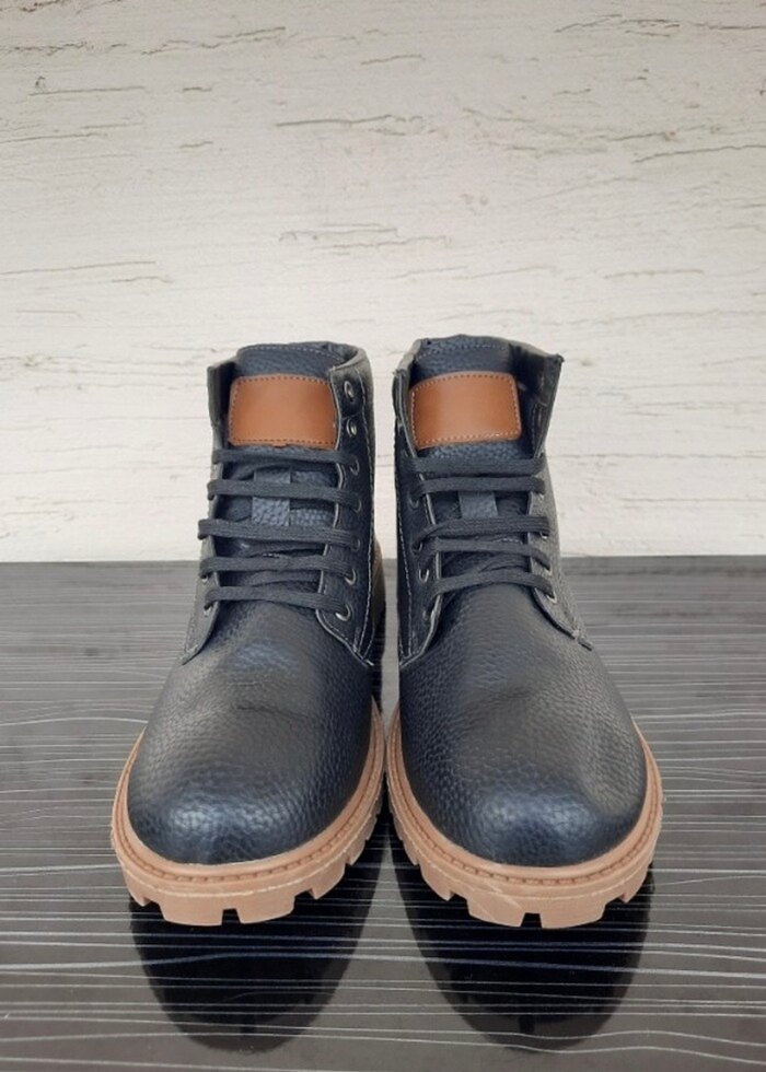 Bağcıklı Erkek Bot - Görsel 2