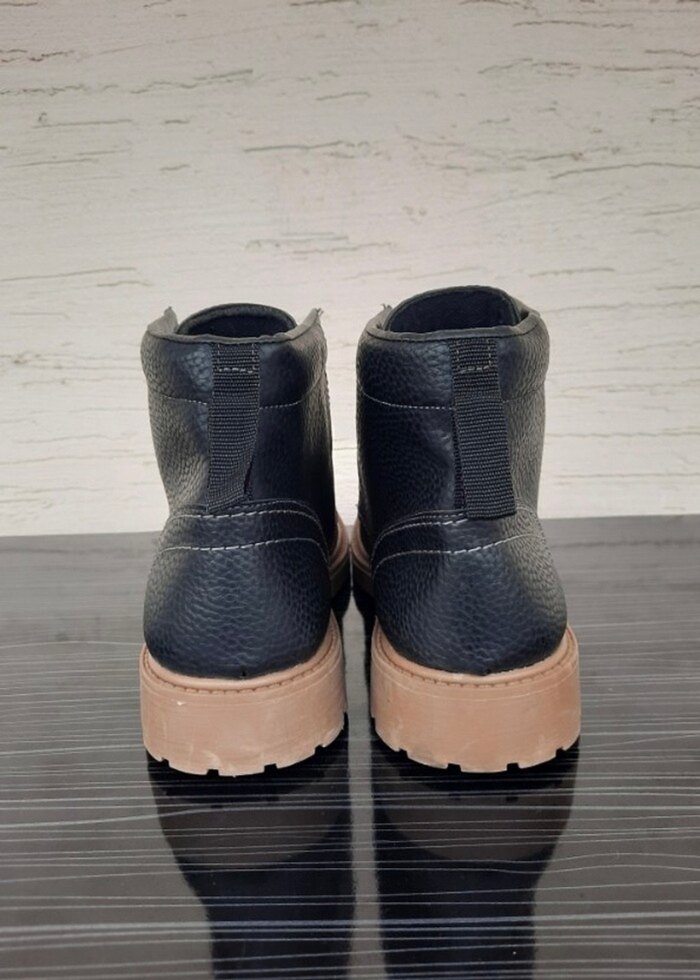 Bağcıklı Erkek Bot - Görsel 3