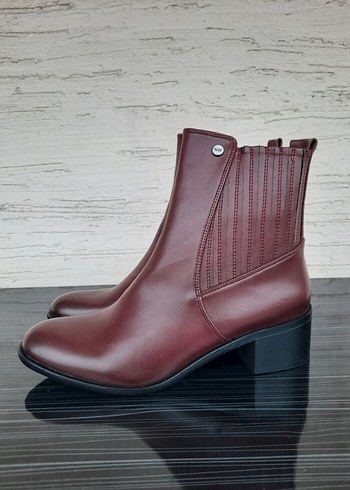 Nine West Bordo Deri Kadın Bot, Pliseli Detaylı - Görsel 3