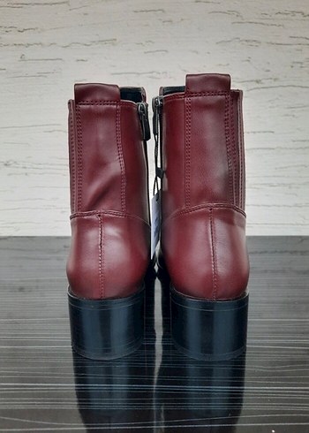 Nine West Bordo Deri Kadın Bot, Pliseli Detaylı - Görsel 4