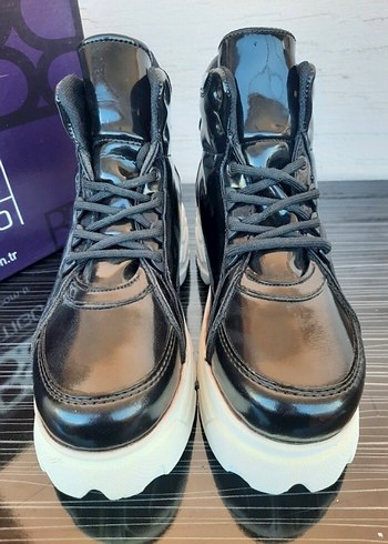 Butigo Siyah Rugan Platform Topuklu Kadın Spor Ayakkabı - Görsel 4