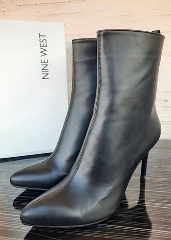 Nine West Siyah Deri Stiletto Topuklu Bot