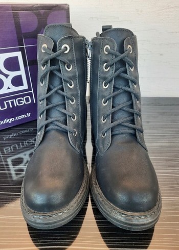 Butigo Siyah Deri Bağcıklı Kadın Bot - Görsel 2